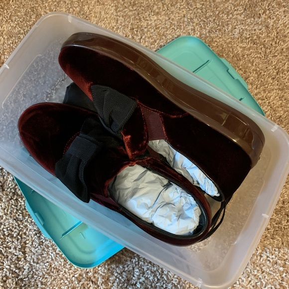 PRADA Bow Velvet Skate Sneaker👟👟 - Picture 6 of 6